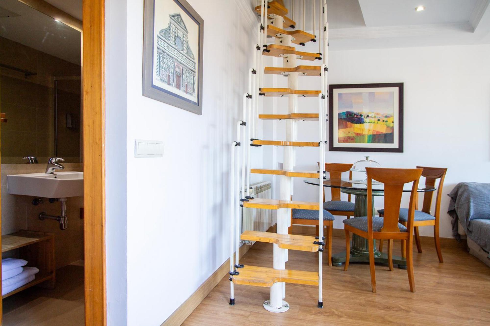 Apartamentos Adelfas Μαδρίτη Εξωτερικό φωτογραφία