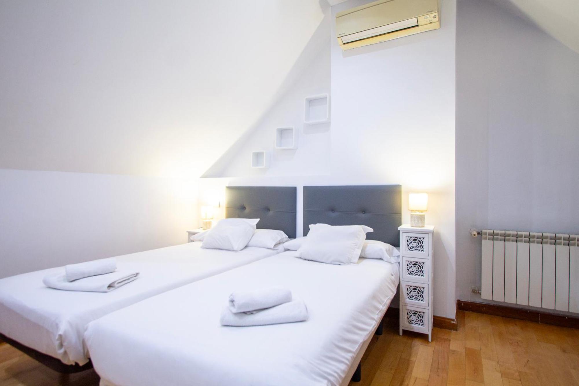 Apartamentos Adelfas Μαδρίτη Εξωτερικό φωτογραφία