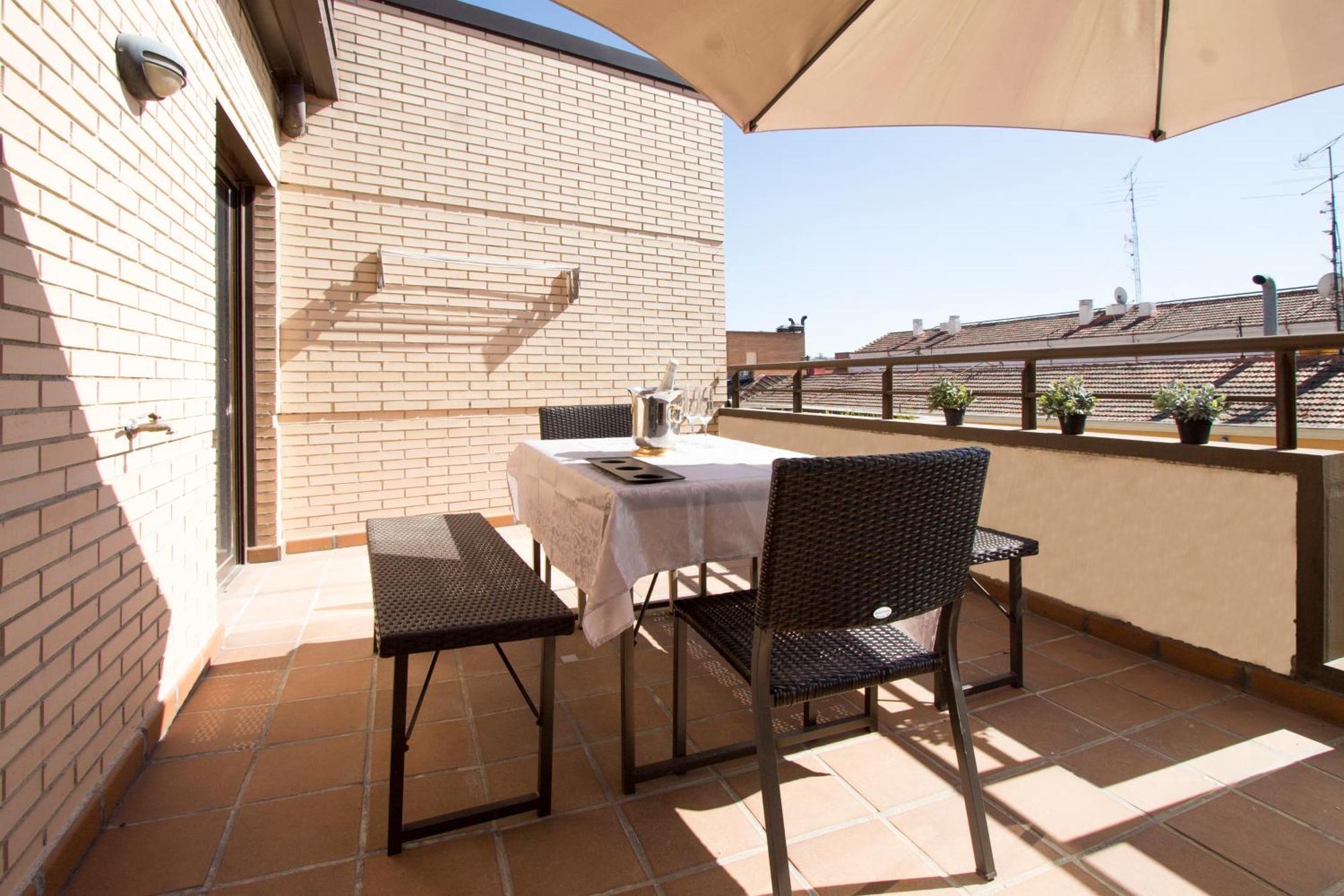 Apartamentos Adelfas Μαδρίτη Εξωτερικό φωτογραφία