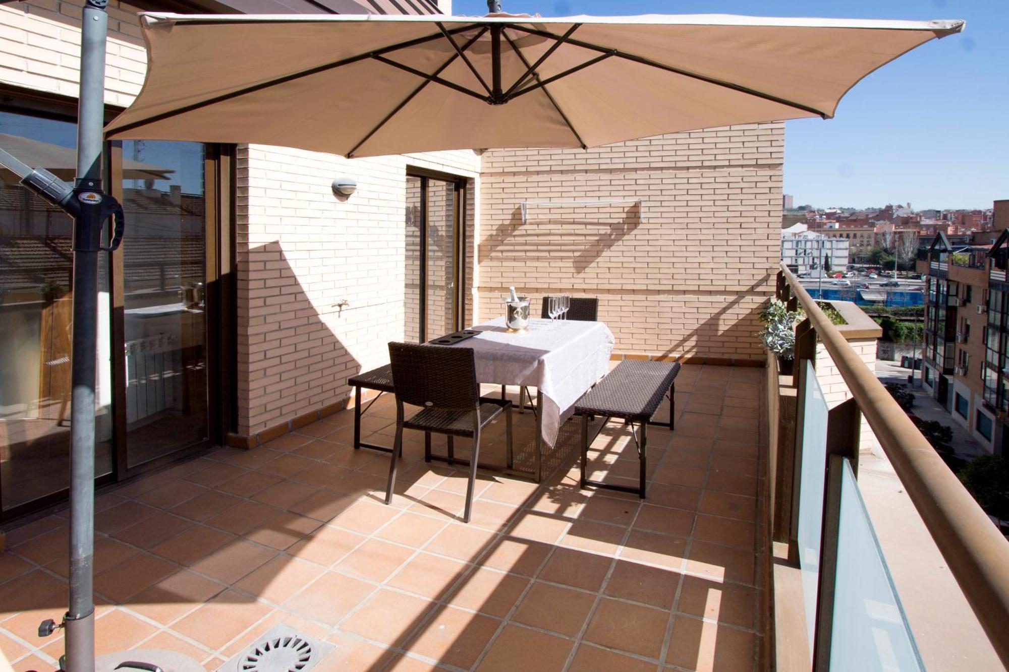 Apartamentos Adelfas Μαδρίτη Εξωτερικό φωτογραφία